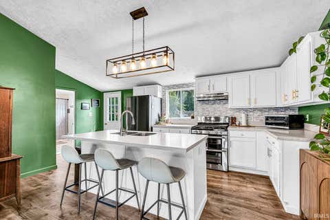 Tiny photo for 412 Goshen Avenue, Elkhart, IN 46516 (MLS # 202635211)