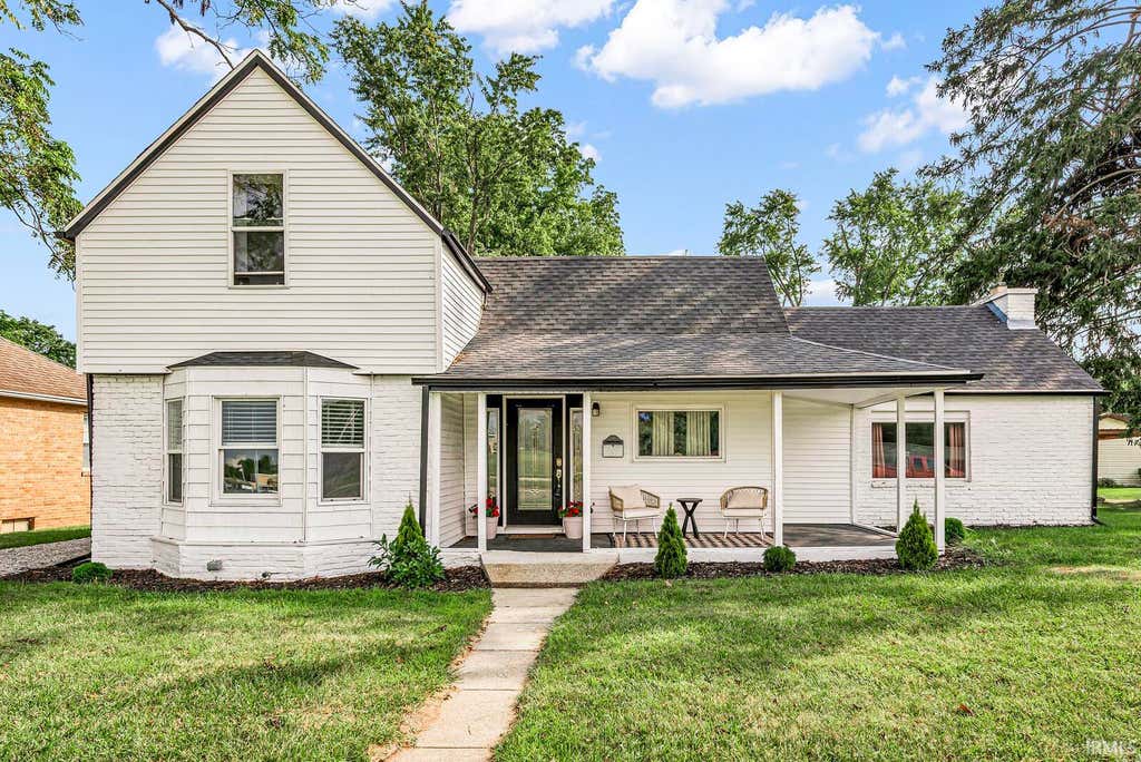 Photo of 412 Goshen Avenue, Elkhart, IN 46516 (MLS # 202635211)