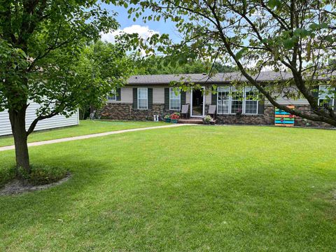 Photo of 765 S 700 W Road, Larwill, IN 46764 (MLS # 202543829) Photo of 765 S 700 W Road, Larwill, IN 46764 (MLS # 202543829)