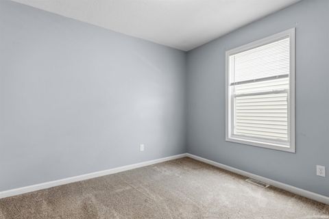 Tiny photo for 2536 Caroline Street, Fort Wayne, IN 46803 (MLS # 202622157)