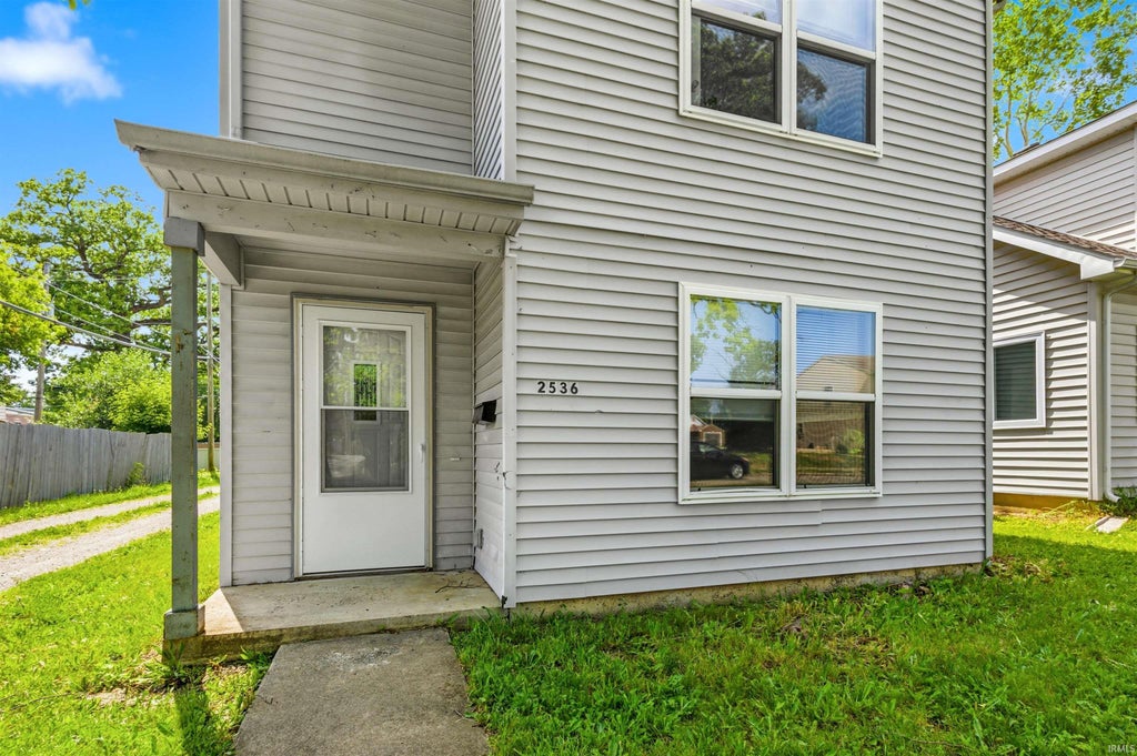 Photo of 2536 Caroline Street, Fort Wayne, IN 46803 (MLS # 202622157)
