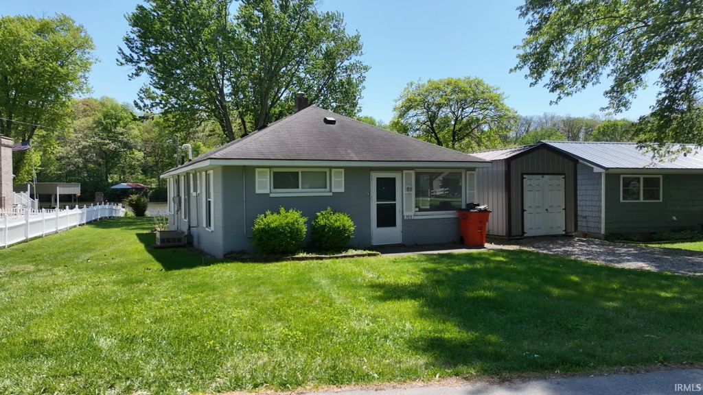 Photo of 705 Bluewater Drive, Monticello, IN 47960 (MLS # 202617486)