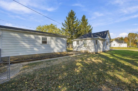 Tiny photo for 1209 Walnut Avenue, Frankfort, IN 46041 (MLS # 202644861)