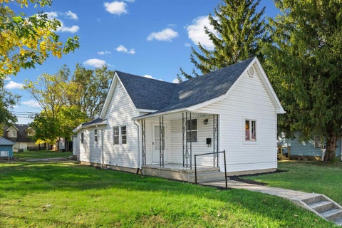 Tiny photo for 1209 Walnut Avenue, Frankfort, IN 46041 (MLS # 202644861)