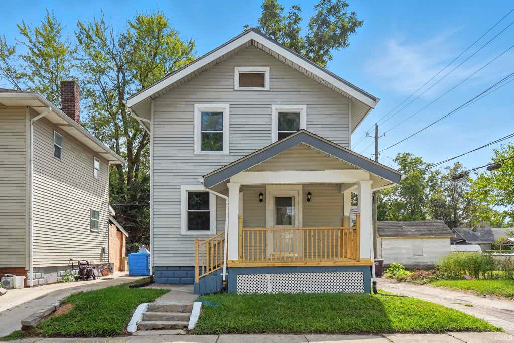 Photo of 1220 Colerick Street, Fort Wayne, IN 46806 (MLS # 202537030)
