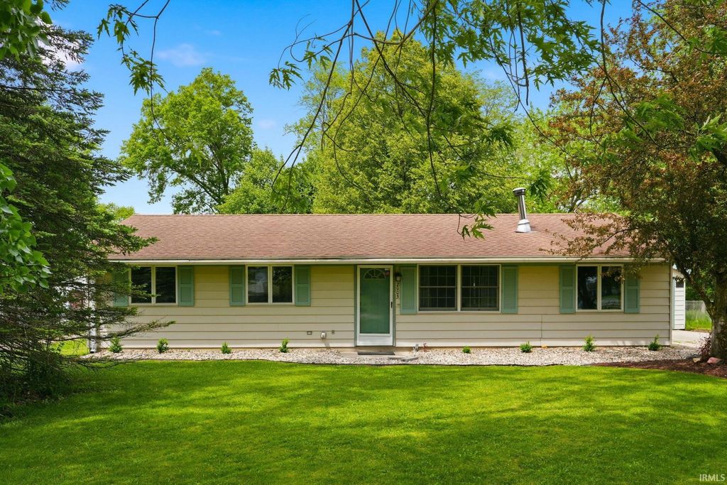 Photo of 2005 Lathrop Drive, Fort Wayne, IN 46808 (MLS # 202620748)