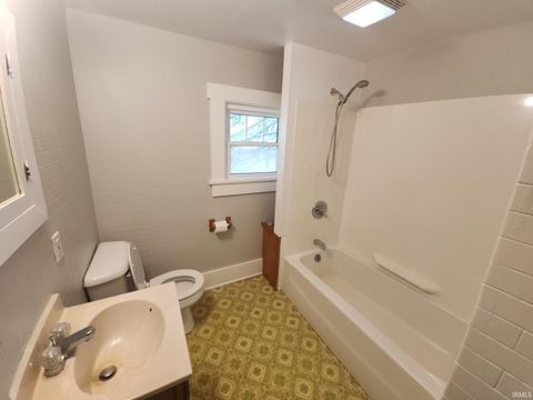 Tiny photo for 3004 Perrysburg Road, Logansport, IN 46947 (MLS # 202614671)