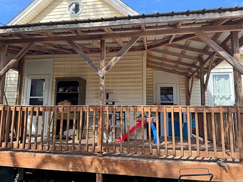 Tiny photo for 603 E Van Trees Street, Washington, IN 47501 (MLS # 202543664)