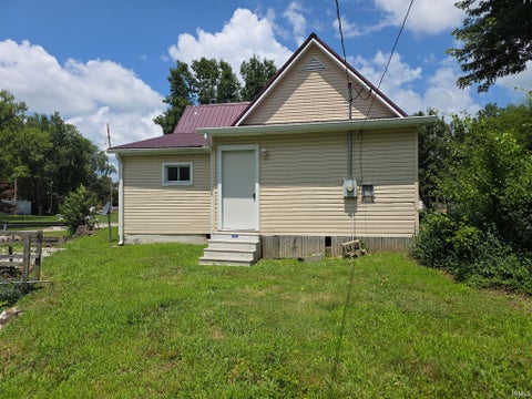 Tiny photo for 909 E Vincennes Street, Linton, IN 47441 (MLS # 202627967)