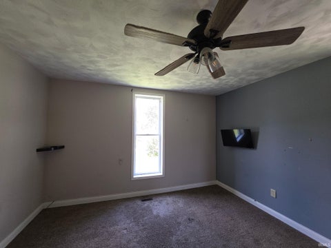 Tiny photo for 909 E Vincennes Street, Linton, IN 47441 (MLS # 202627967)