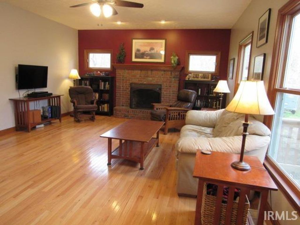 Photo of 3550 Lakewood Drive, Mount Vernon, IN 47620 (MLS # 202611143)