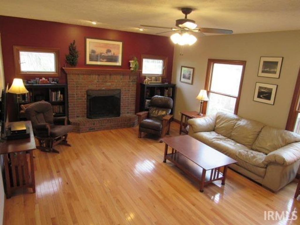 Photo of 3550 Lakewood Drive, Mount Vernon, IN 47620 (MLS # 202611143)