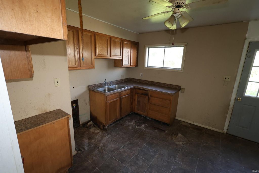 Photo of 4027 Woodvale Drive, South Bend, IN 46614 (MLS # 202621164)