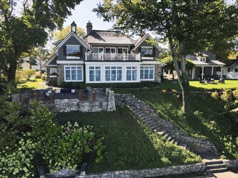 Photo of 10712 N South Shore Drive, Syracuse, IN 46567 (MLS # 202539981) Photo of 10712 N South Shore Drive, Syracuse, IN 46567 (MLS # 202539981)