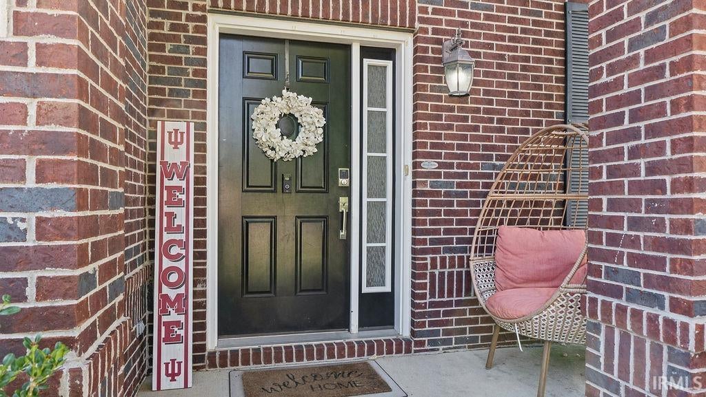 Photo of 208 S Rockwood Cresent Court, Bloomington, IN 47403 (MLS # 202642154)