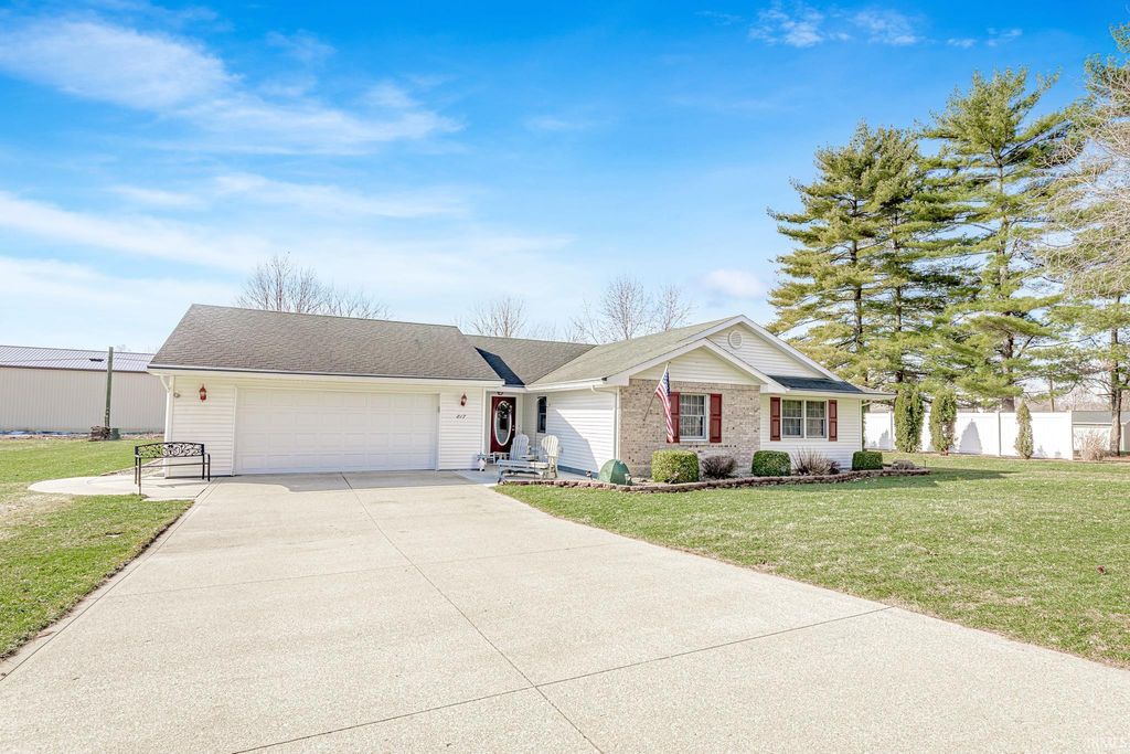 Photo of 817 W Dogwood Drive, Columbia City, IN 46725 (MLS # 202606667)
