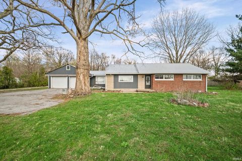 Photo of 5815 S 600 E, Lafayette, IN 47909 (MLS # 202612077)
