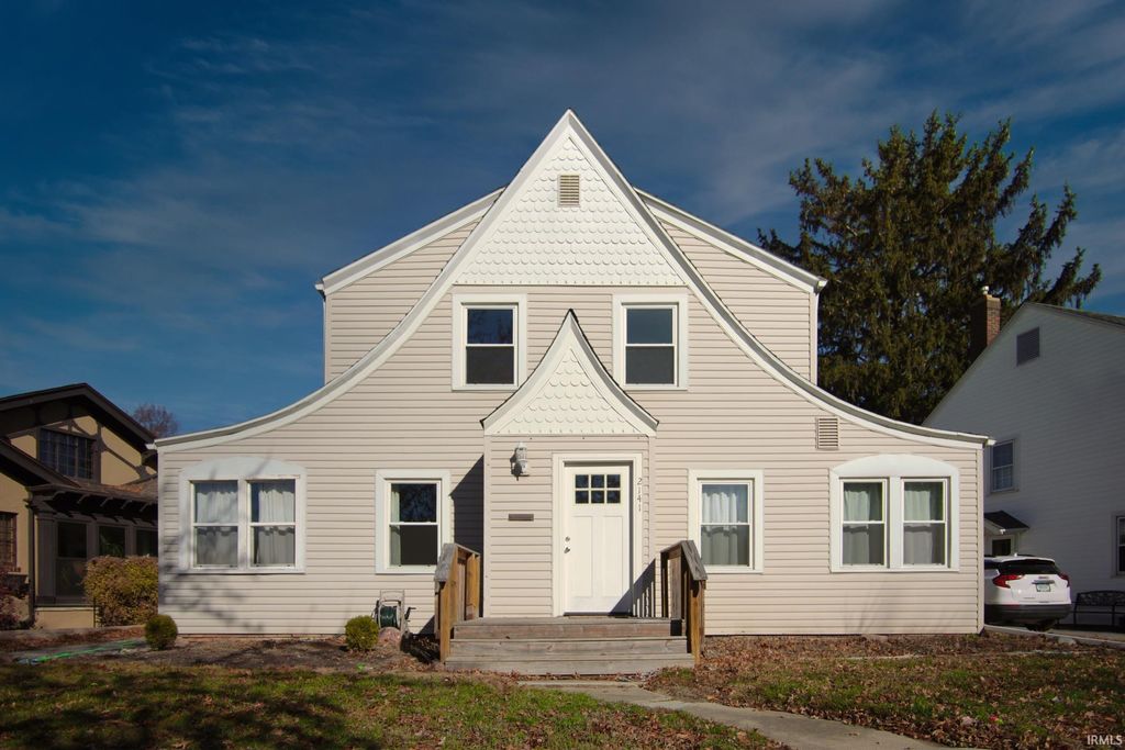 Photo of 2141 Dodge Avenue, Fort Wayne, IN 46805 (MLS # 202609375)