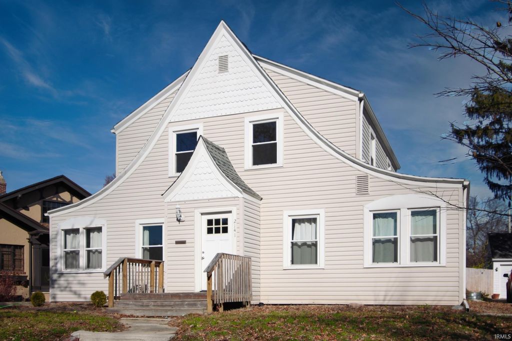 Photo of 2141 Dodge Avenue, Fort Wayne, IN 46805 (MLS # 202609375)