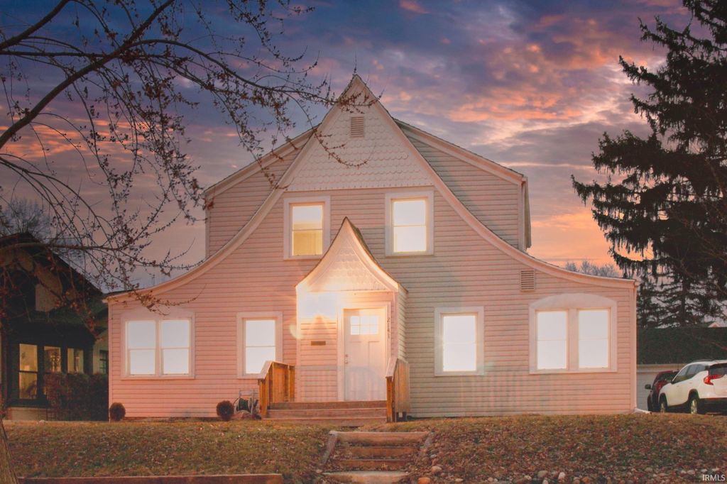 Photo of 2141 Dodge Avenue, Fort Wayne, IN 46805 (MLS # 202609375)