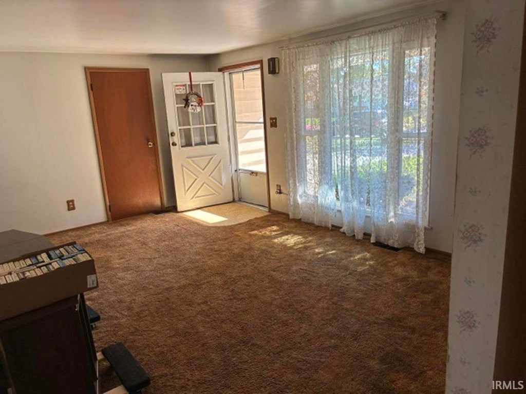 Photo of 821 Lemonwood Court, Fort Wayne, IN 46825 (MLS # 202644683)
