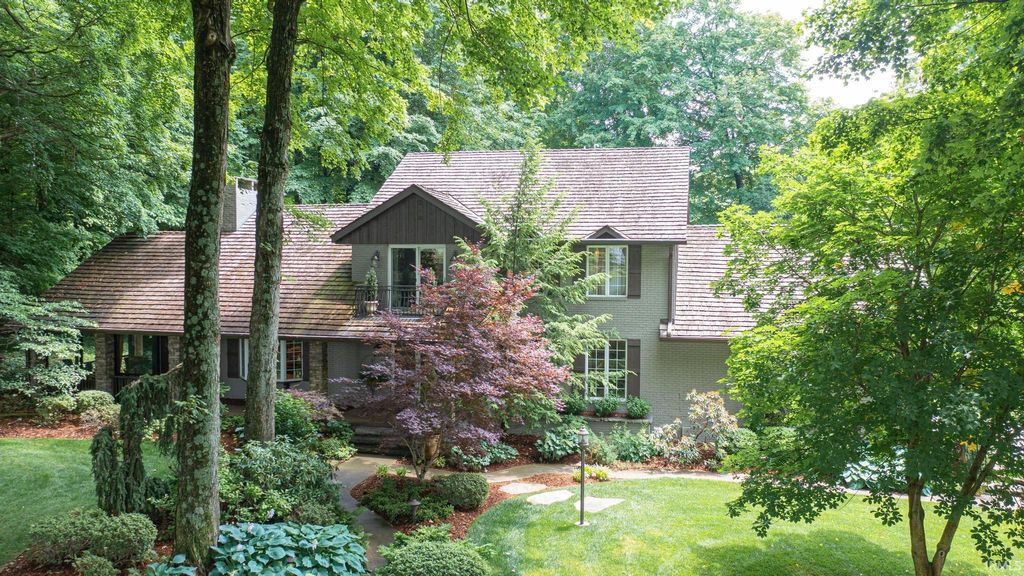 Photo of 1365 W 15th Street, Jasper, IN 47546 (MLS # 202609091)