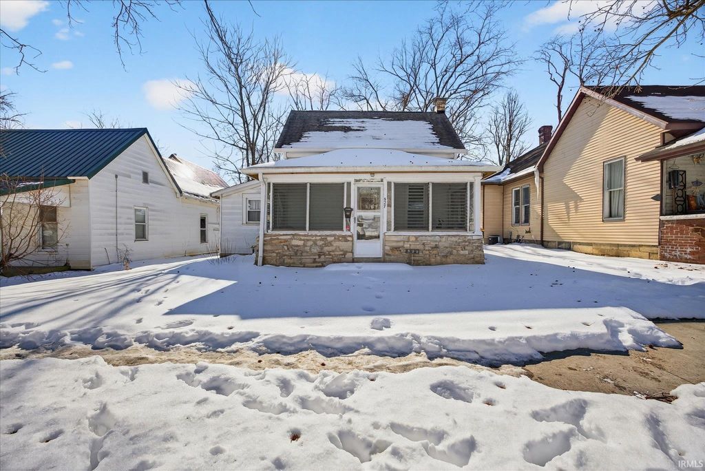 Photo of 927 W 6th Street, Bloomington, IN 47404 (MLS # 202604246)