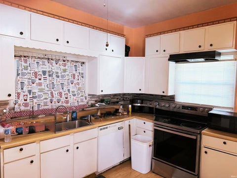 Tiny photo for 226 W Williams Street, Fort Wayne, IN 46802 (MLS # 202643575)