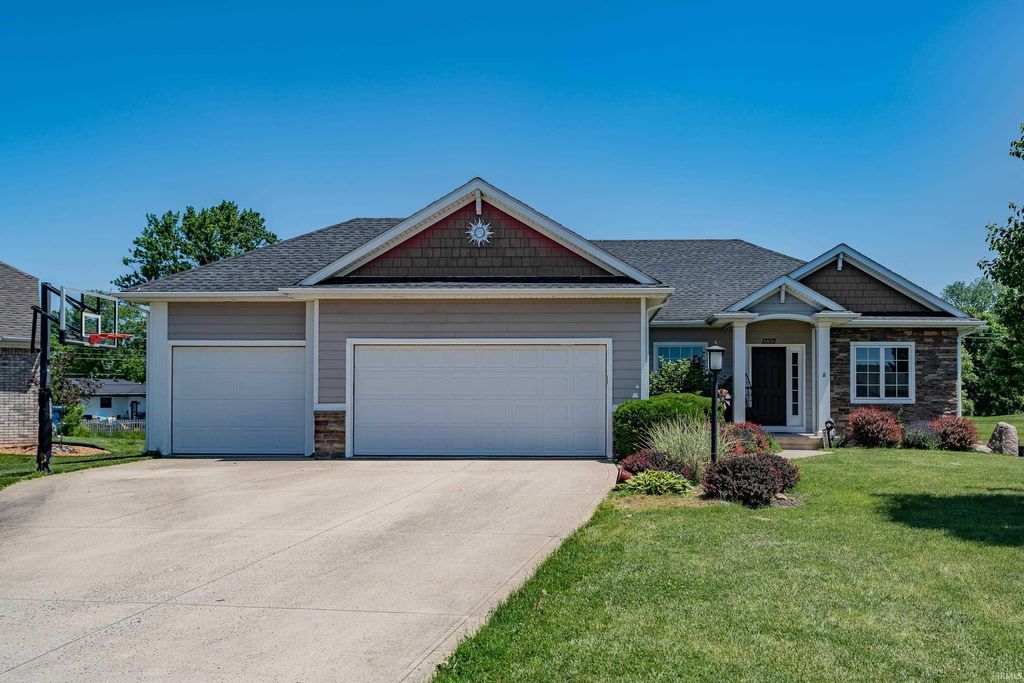 Photo of 13312 Vitiano Court, Fort Wayne, IN 46845 (MLS # 202620979)