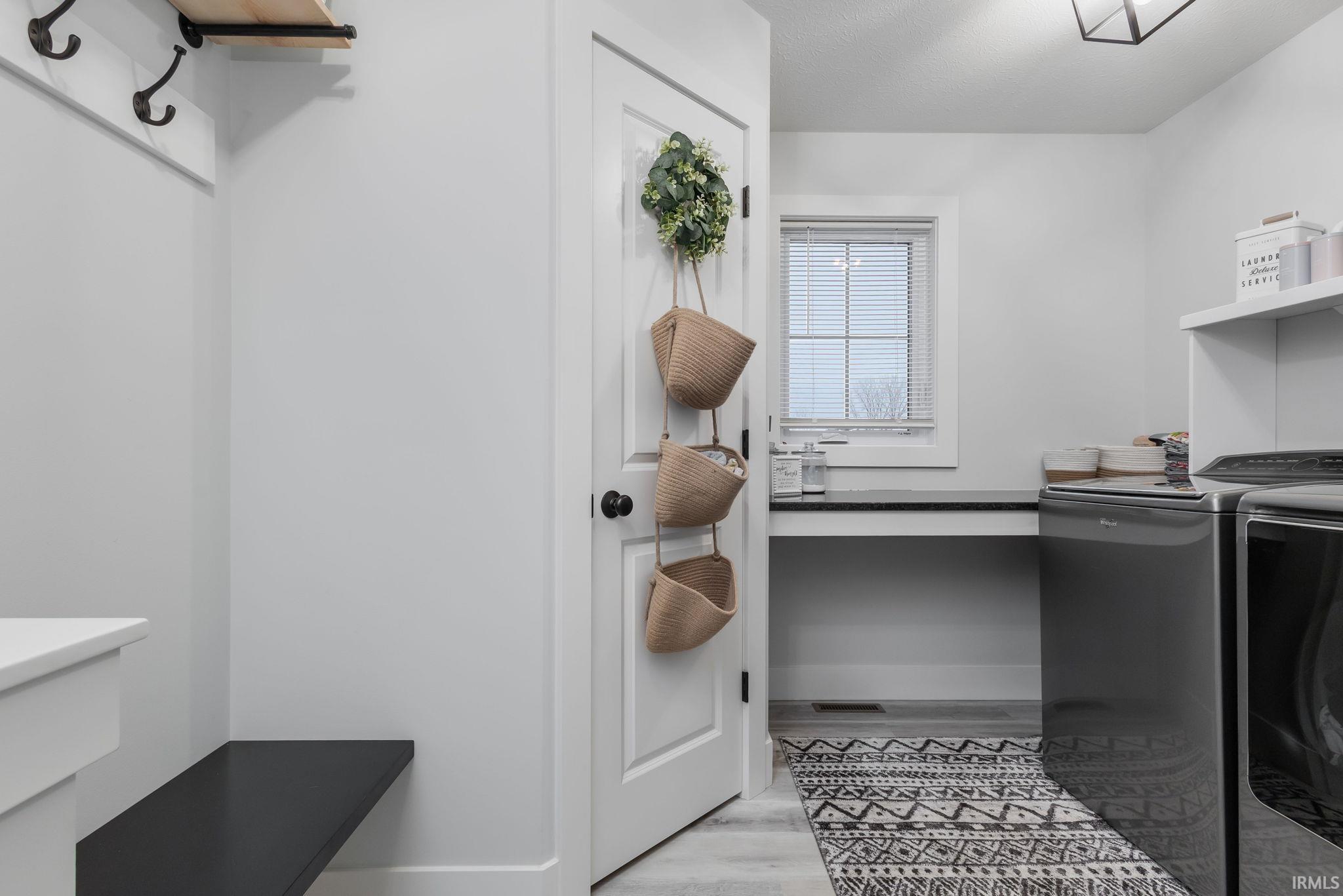 Elkhart, Indiana 46517, United States, 3 Bedrooms Bedrooms, ,2 BathroomsBathrooms,Residential,Active,254766