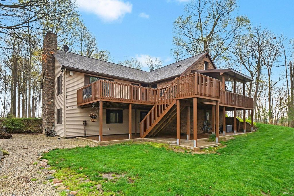 Photo of 2552 N 325 E Road, Warsaw, IN 46582 (MLS # 202615893)