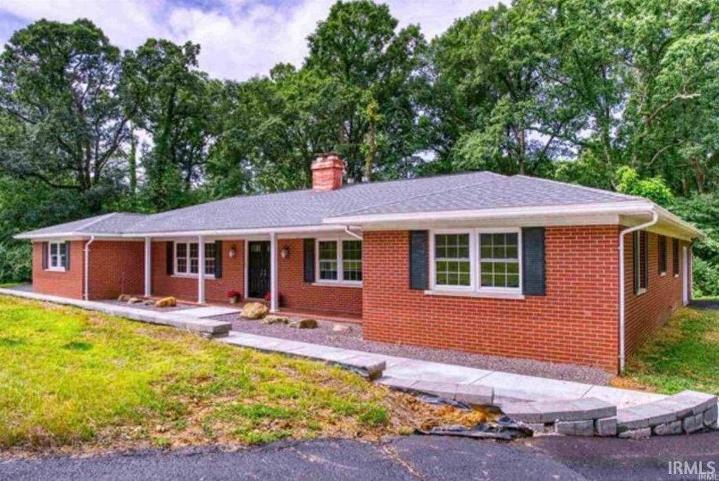 Photo of 10500 Browning Road, Evansville, IN 47725 (MLS # 202607425)