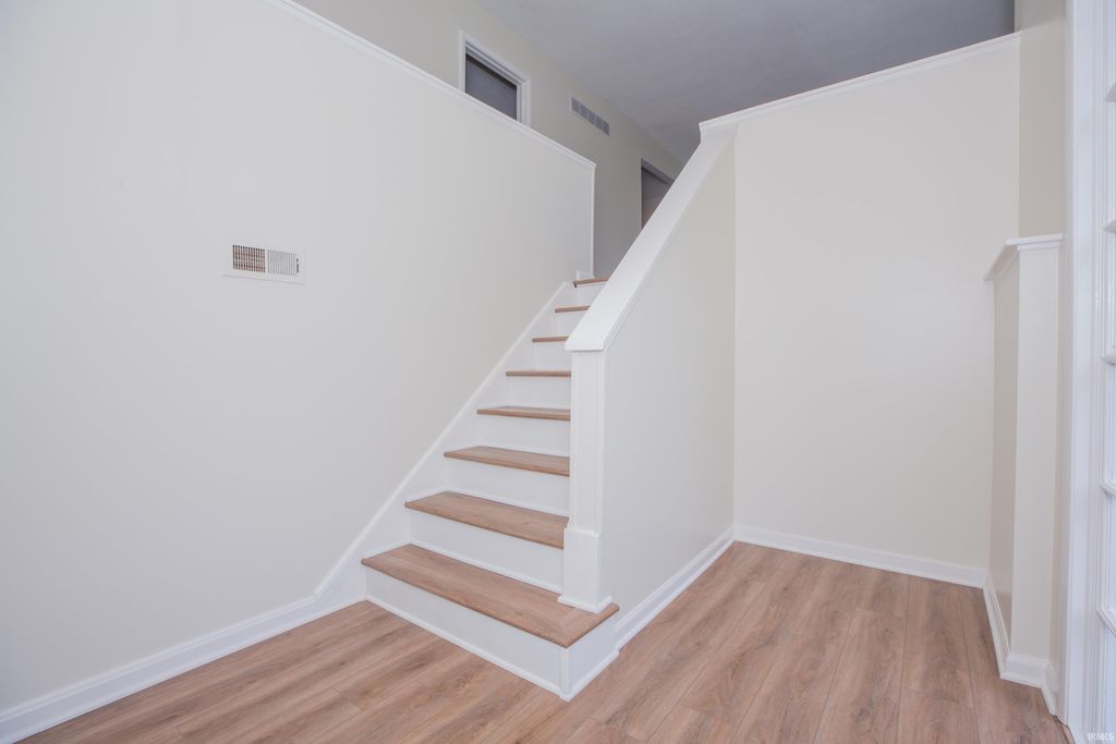 Photo of 7530 Meadowview Drive, Evansville, IN 47710 (MLS # 202539189)