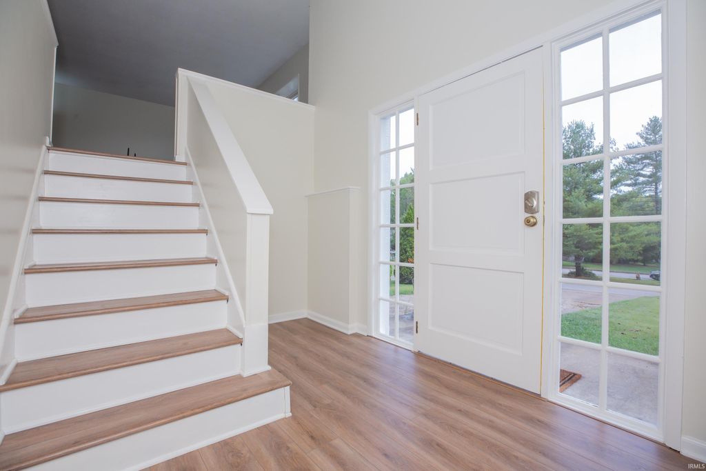 Photo of 7530 Meadowview Drive, Evansville, IN 47710 (MLS # 202539189)