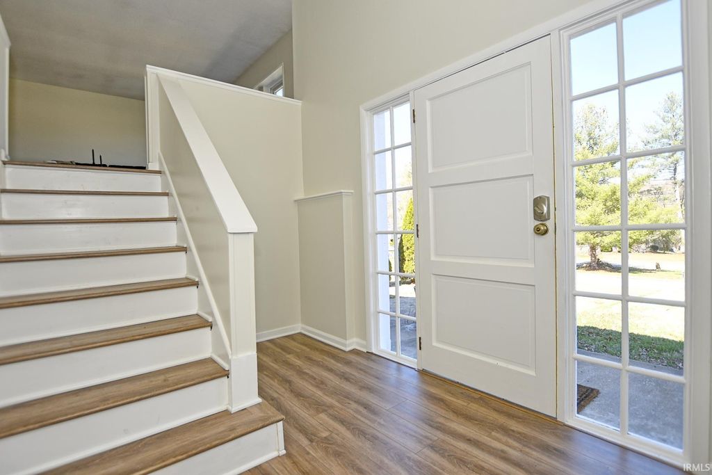 Photo of 7530 Meadowview Drive, Evansville, IN 47710 (MLS # 202539189)