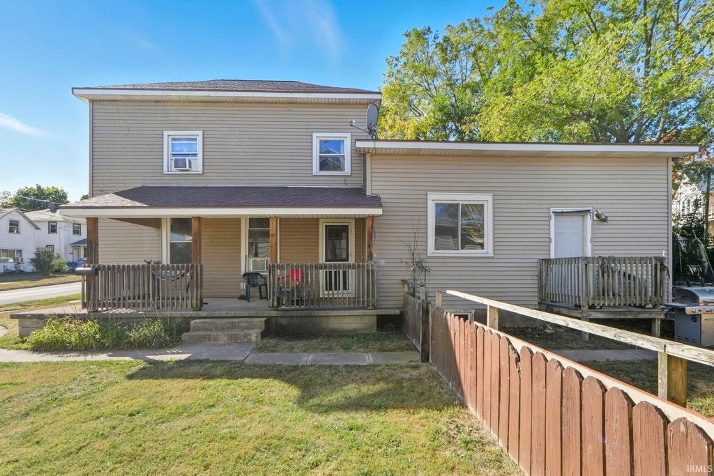 Photo of 736 Woodlawn Avenue, Huntington, IN 46750 (MLS # 202540860)