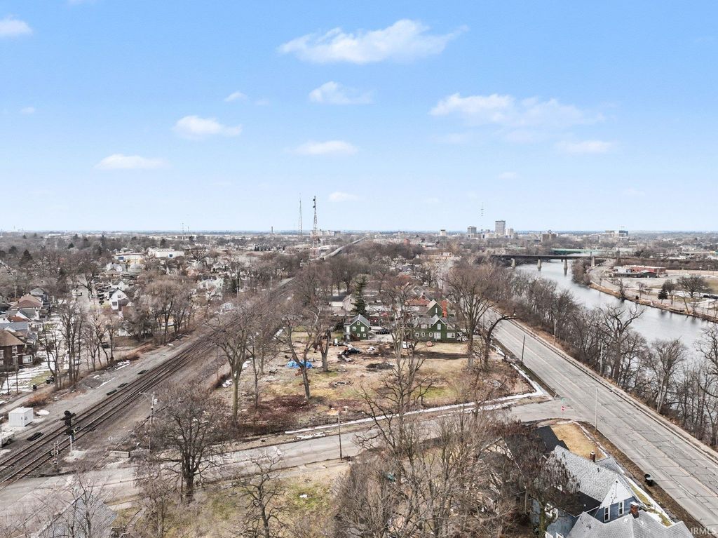 Photo of 1244 E Lincoln Way #7, South Bend, IN 46601 (MLS # 202605181)