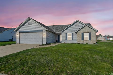Photo of 1102 Hornbeam E Circle, Lafayette, IN 47905 (MLS # 202609838)