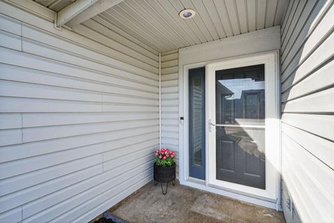 Tiny photo for 1102 Hornbeam E Circle, Lafayette, IN 47905 (MLS # 202609838)