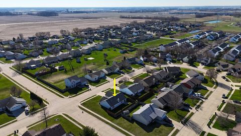 Tiny photo for 1102 Hornbeam E Circle, Lafayette, IN 47905 (MLS # 202609838)