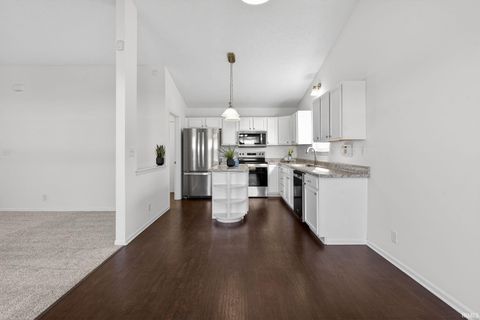 Tiny photo for 1102 Hornbeam E Circle, Lafayette, IN 47905 (MLS # 202609838)