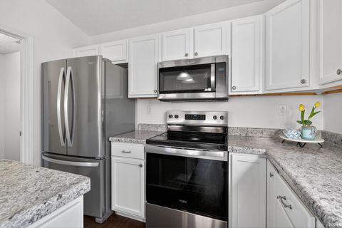 Tiny photo for 1102 Hornbeam E Circle, Lafayette, IN 47905 (MLS # 202609838)