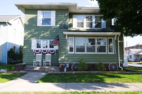 Photo of 314 S 5Th Street, Vincennes, IN 47591 (MLS # 202618565)