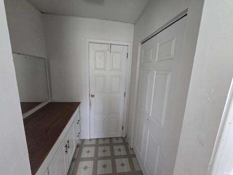 Tiny photo for 619 W 9TH Street, Jonesboro, IN 46938 (MLS # 202612551)