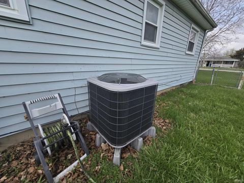 Tiny photo for 619 W 9TH Street, Jonesboro, IN 46938 (MLS # 202612551)