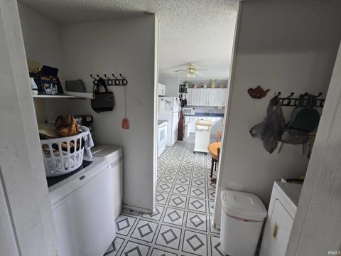 Tiny photo for 619 W 9TH Street, Jonesboro, IN 46938 (MLS # 202612551)