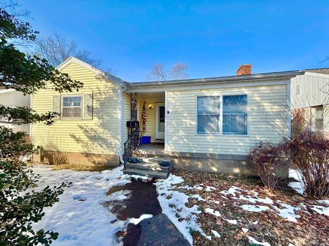 Photo of 1628 Washington Avenue, Evansville, IN 47714 (MLS # 202604455)