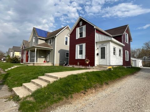 Photo of 407 E 3rd Street, Peru, IN 46970 (MLS # 202613138)