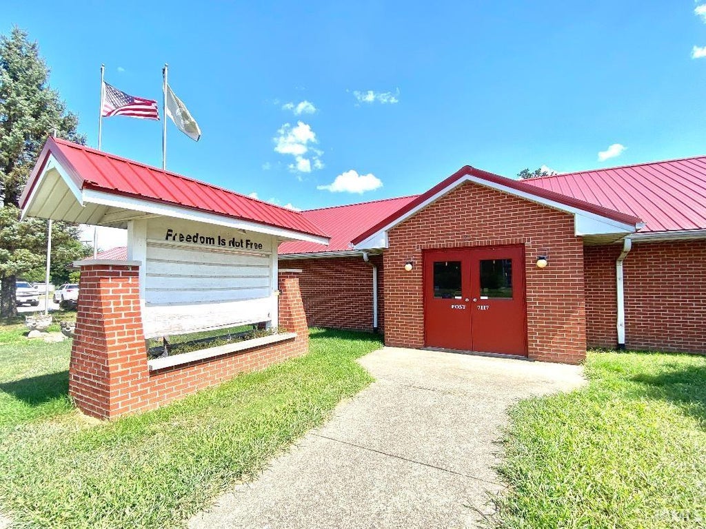Photo of 25 N Commercial Street, Worthington, IN 47471 (MLS # 202636045)