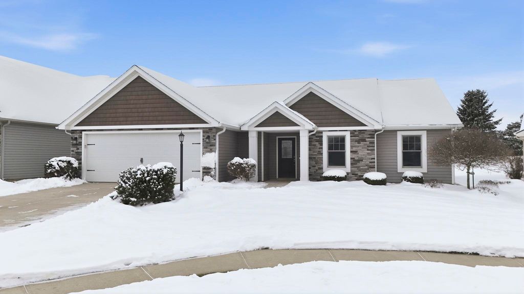Photo of 16205 Ballantyn Trail, Huntertown, IN 46748 (MLS # 202548023)